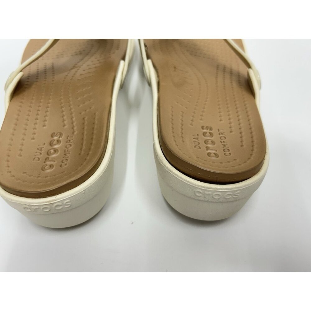 Crocs Sanrah Hammered Circle Gold Cream Wedge Thong Sandal Womens Size 11 - Picture 8 of 12